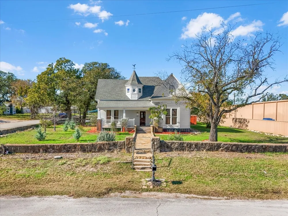 112 S Evans Street Boyd, TX 76023