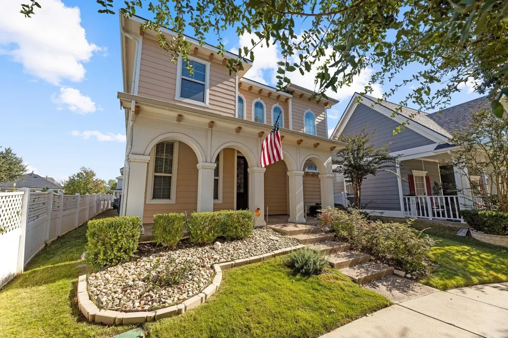 1424 Live Oak Lane Savannah, TX 76227