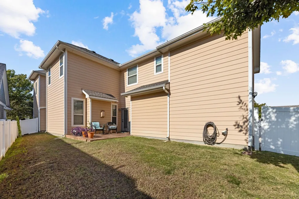 1424 Live Oak Lane Savannah, TX 76227