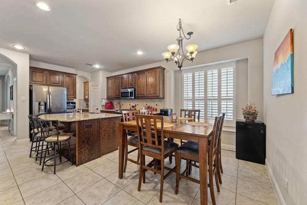 1424 Live Oak Lane Savannah, TX 76227