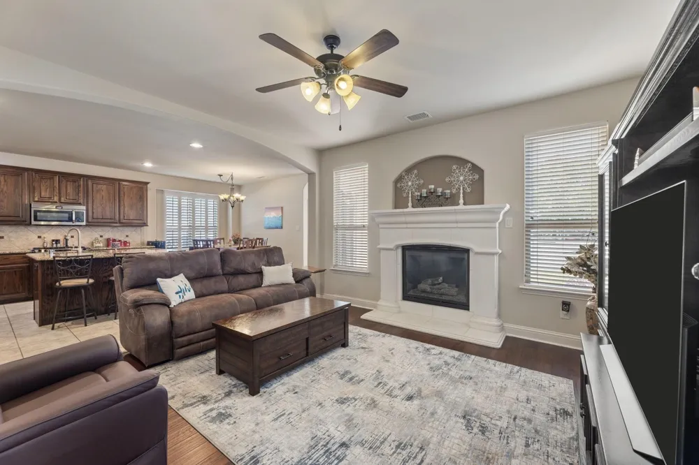 1424 Live Oak Lane Savannah, TX 76227