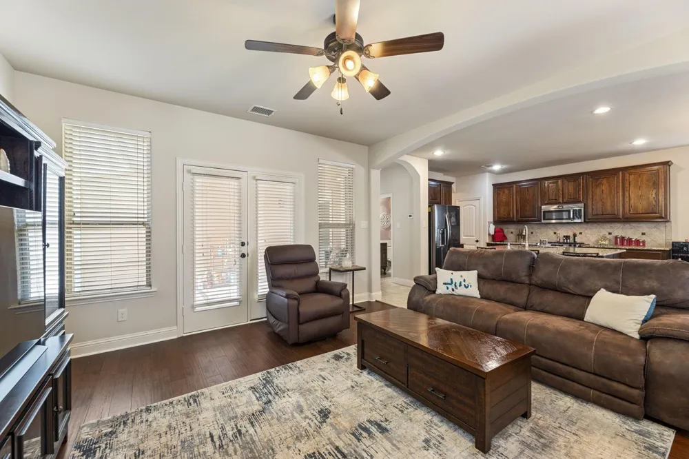 1424 Live Oak Lane Savannah, TX 76227