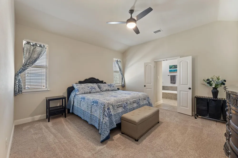 1424 Live Oak Lane Savannah, TX 76227