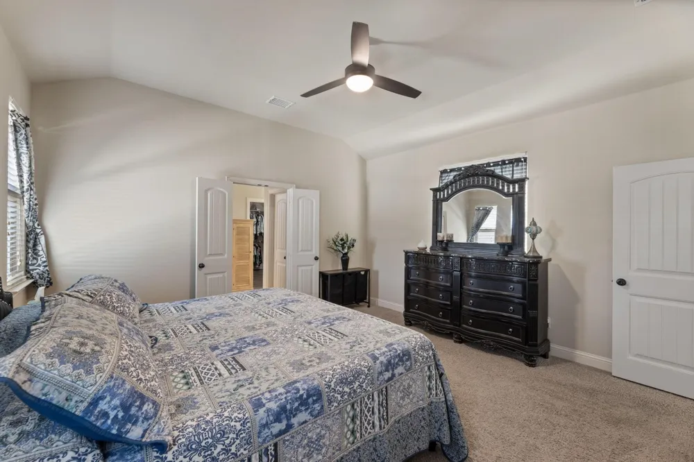 1424 Live Oak Lane Savannah, TX 76227