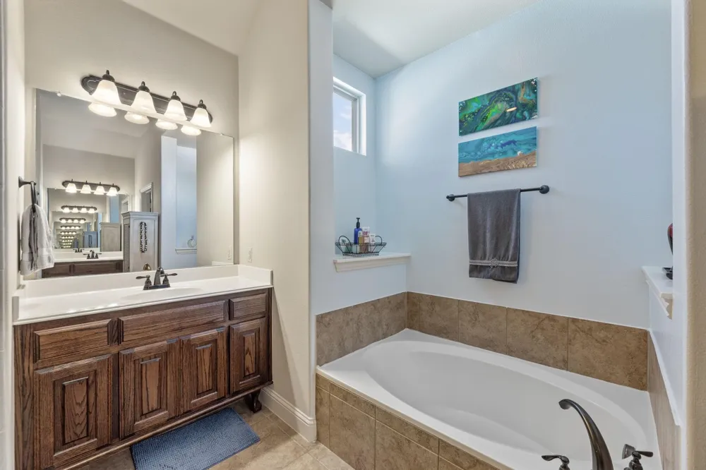 1424 Live Oak Lane Savannah, TX 76227