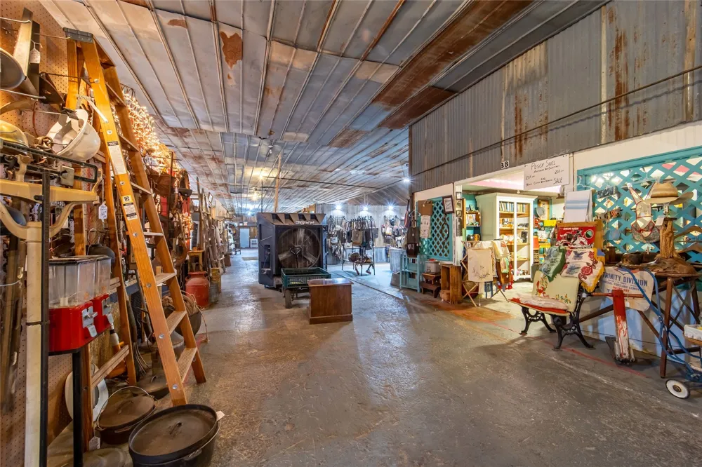 1950 W South Loop Stephenville, TX 76401