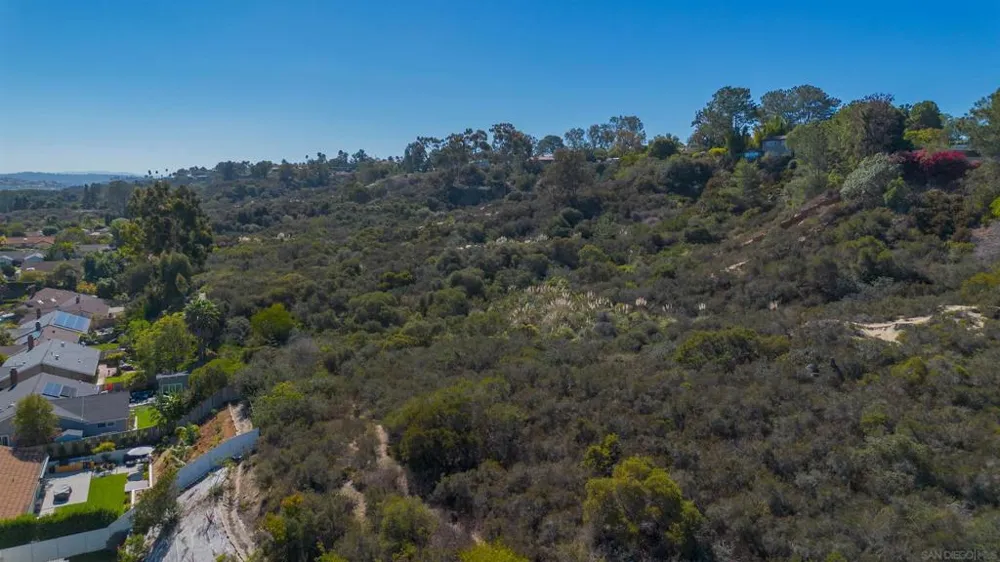 Crest Dr Encinitas, CA 92024