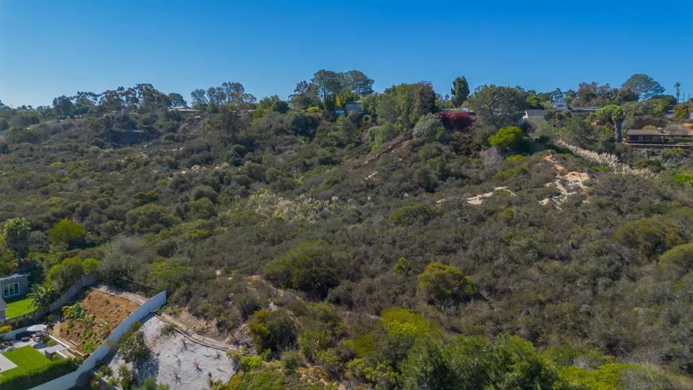 Crest Dr Encinitas, CA 92024
