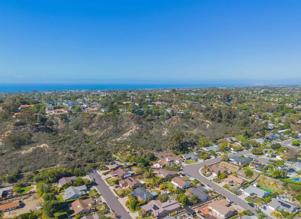 Crest Dr Encinitas, CA 92024