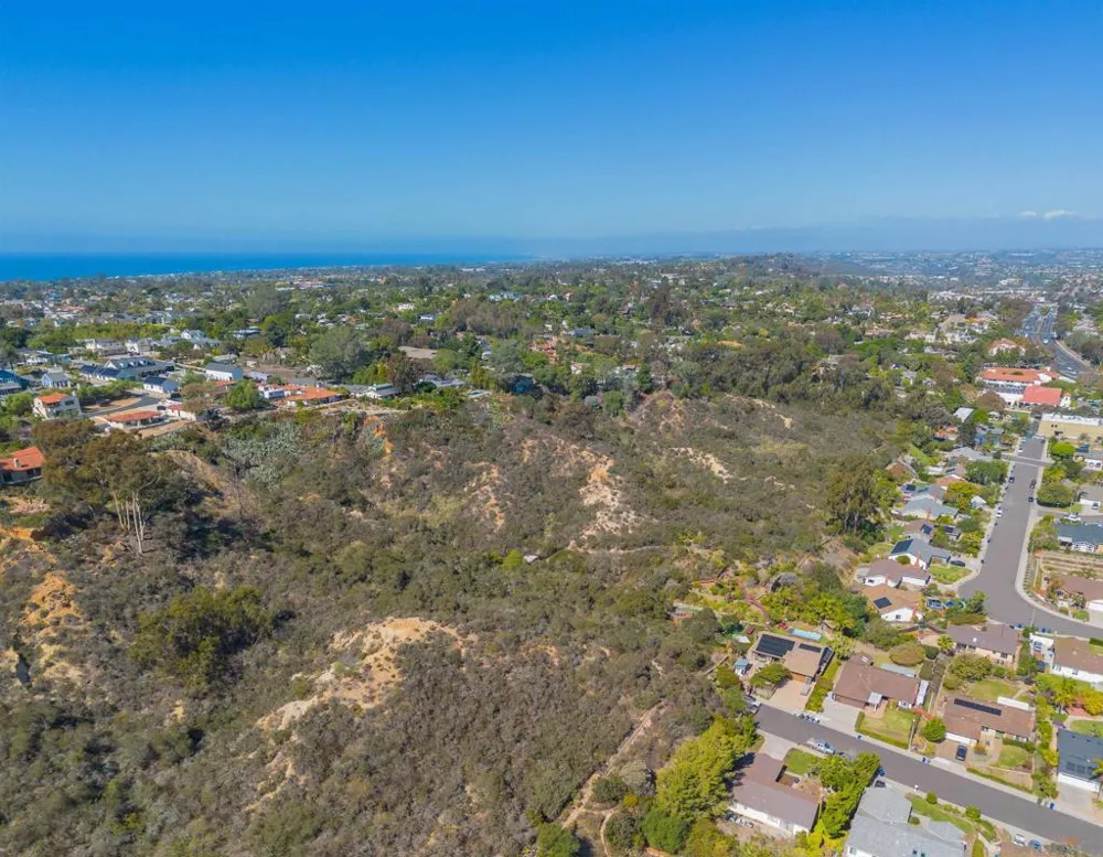 Crest Dr Encinitas, CA 92024
