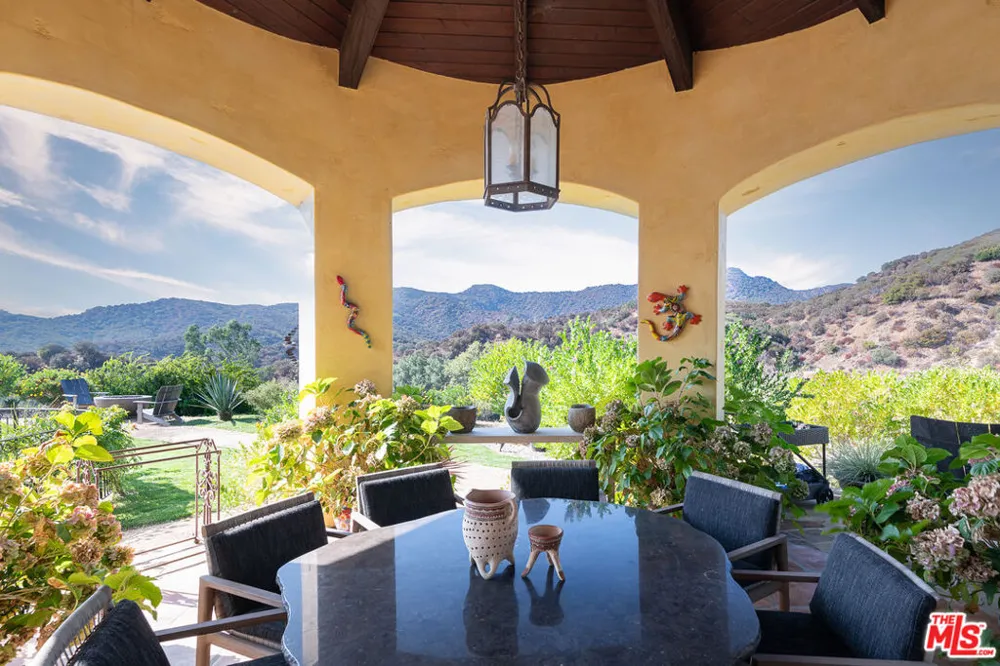 1101 Cold Canyon Road Calabasas, CA 91302