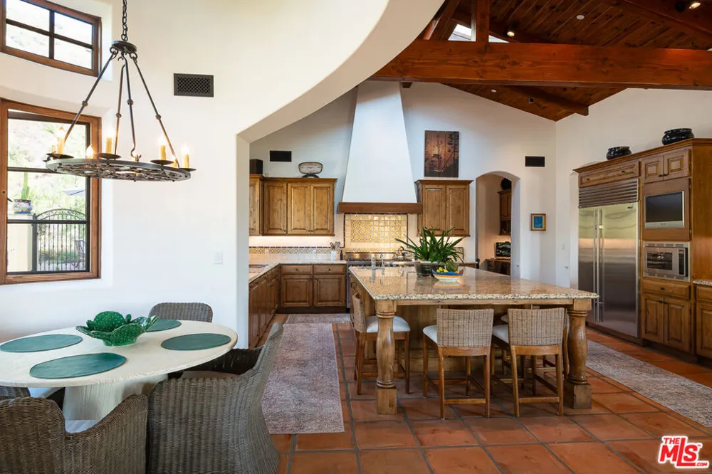 1101 Cold Canyon Road Calabasas, CA 91302