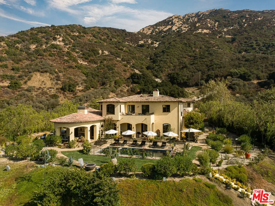 1101 Cold Canyon Road Calabasas, CA 91302