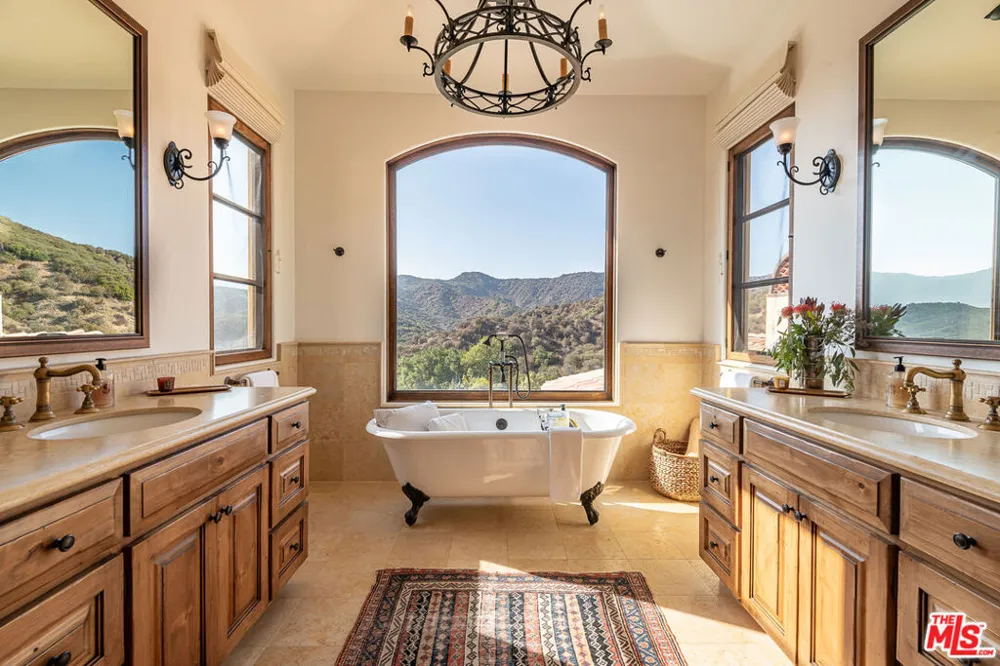 1101 Cold Canyon Road Calabasas, CA 91302
