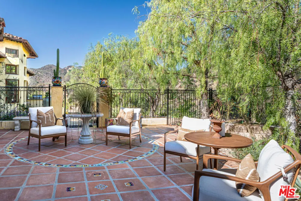 1101 Cold Canyon Road Calabasas, CA 91302