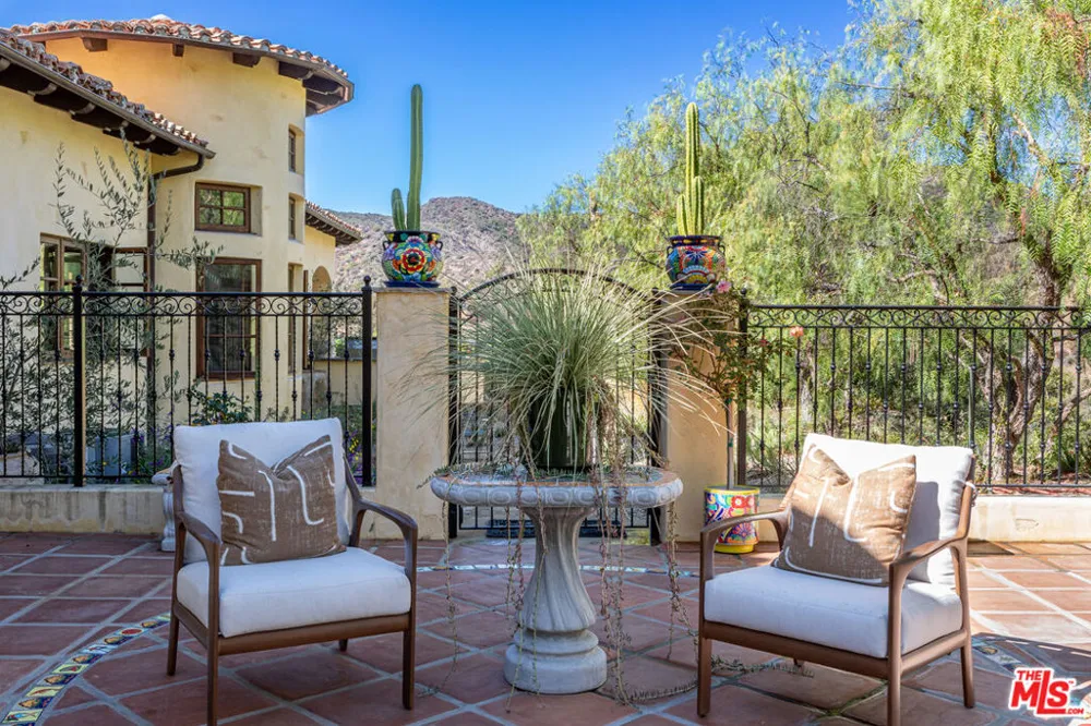 1101 Cold Canyon Road Calabasas, CA 91302