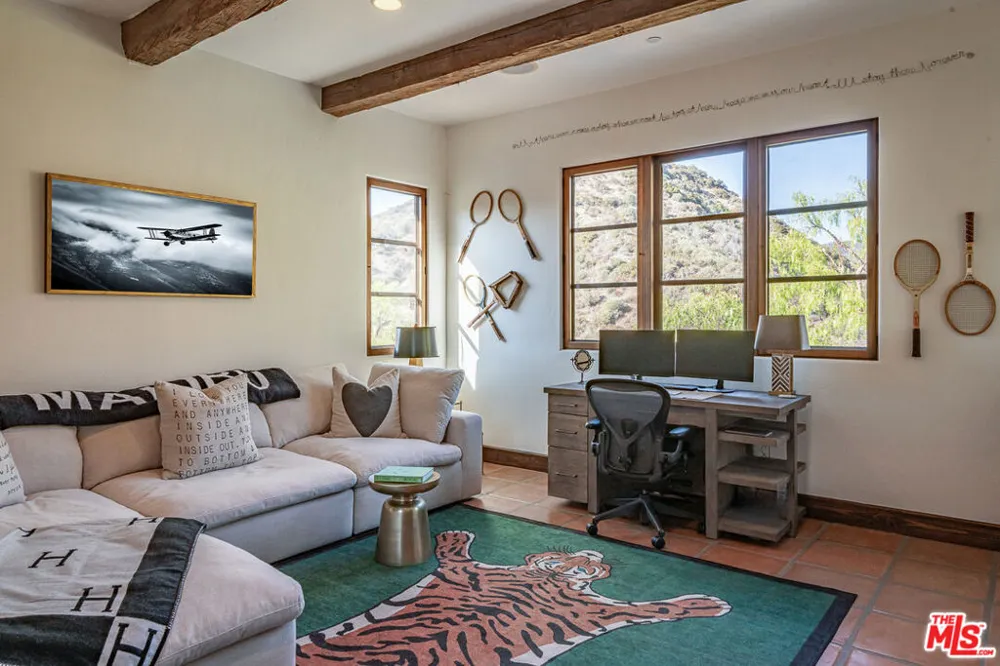 1101 Cold Canyon Road Calabasas, CA 91302