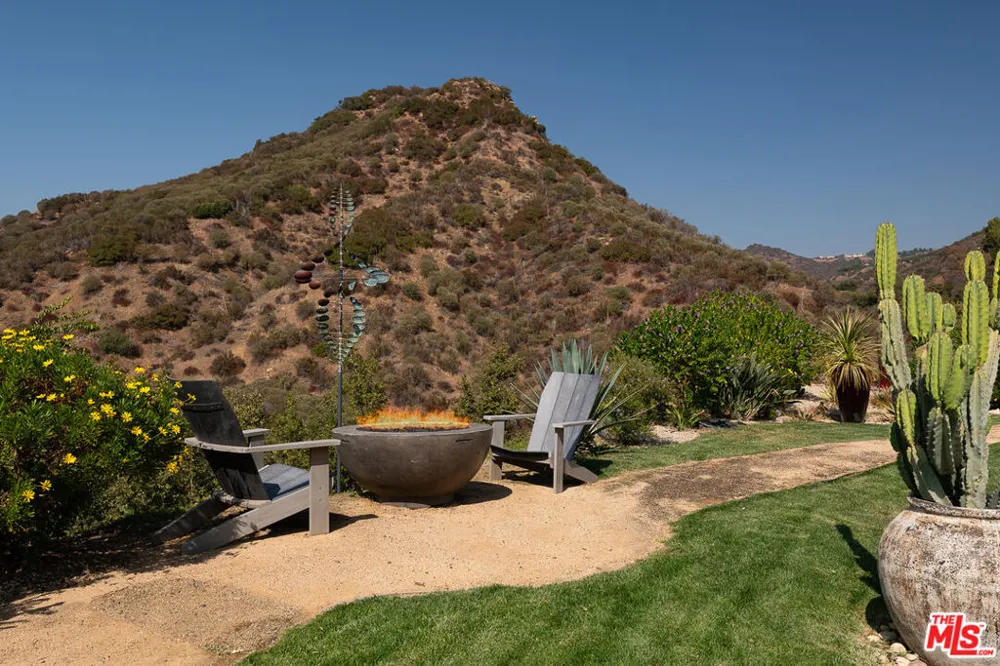 1101 Cold Canyon Road Calabasas, CA 91302