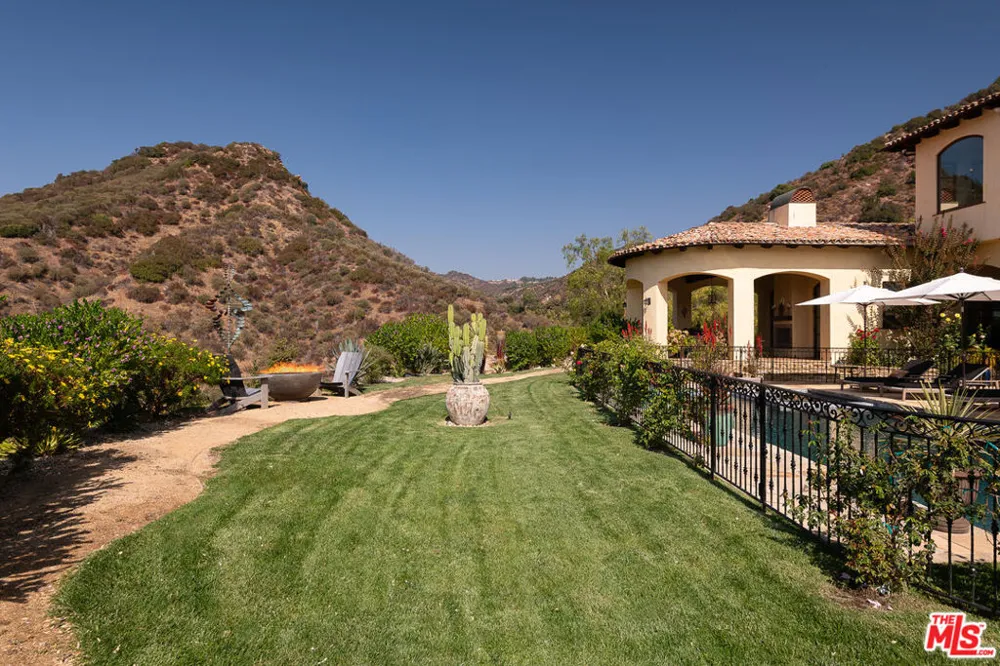 1101 Cold Canyon Road Calabasas, CA 91302