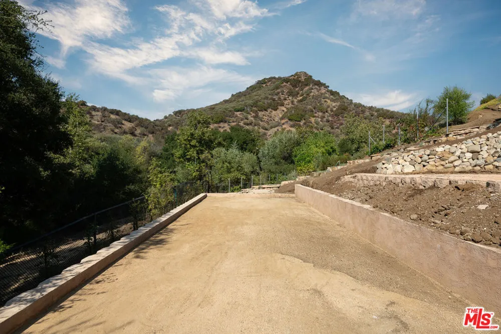 1101 Cold Canyon Road Calabasas, CA 91302