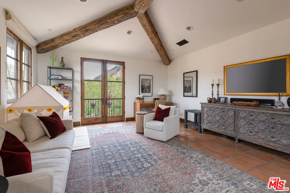 1101 Cold Canyon Road Calabasas, CA 91302