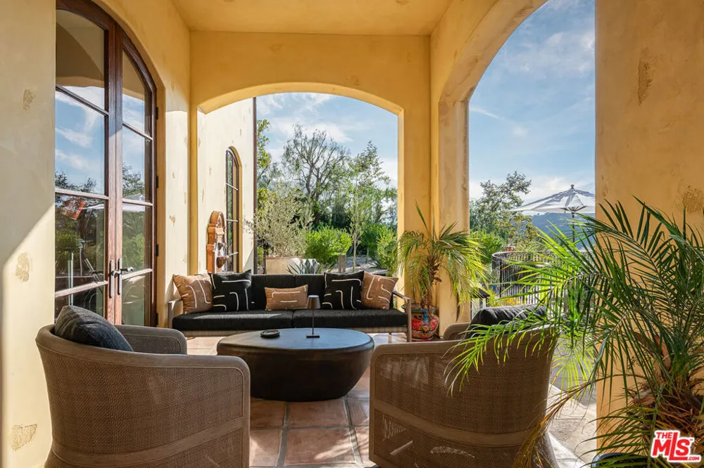 1101 Cold Canyon Road Calabasas, CA 91302
