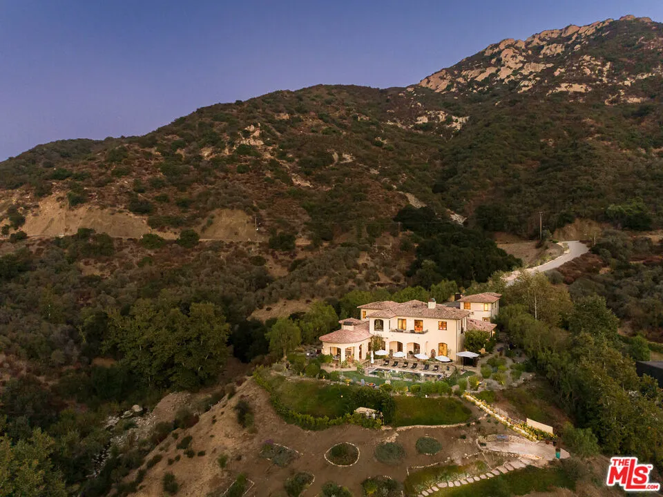 1101 Cold Canyon Road Calabasas, CA 91302