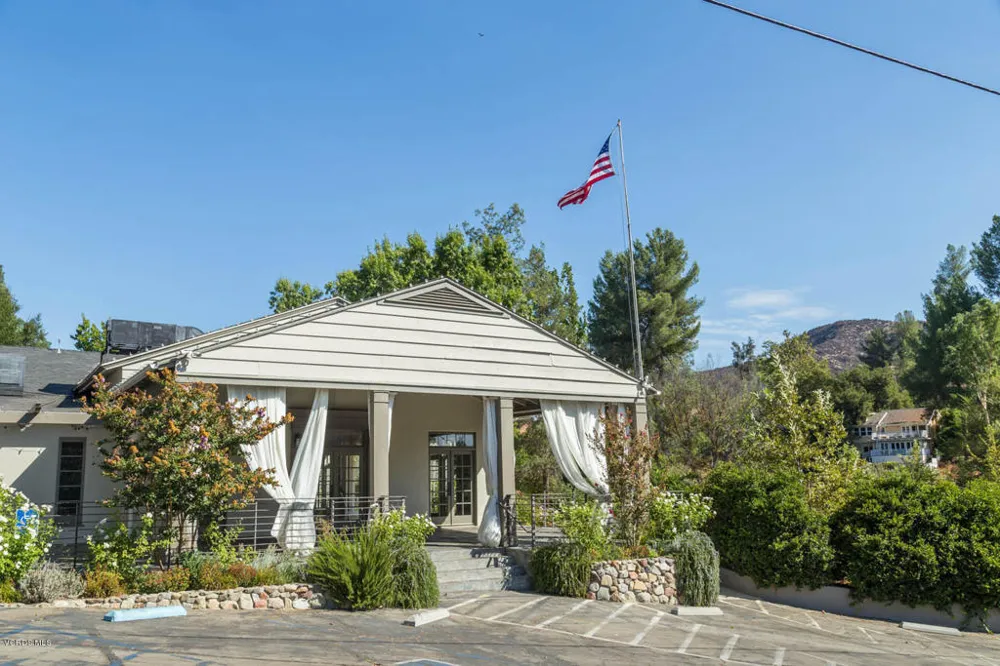 2374 Laguna Circle Road Agoura Hills, CA 91301