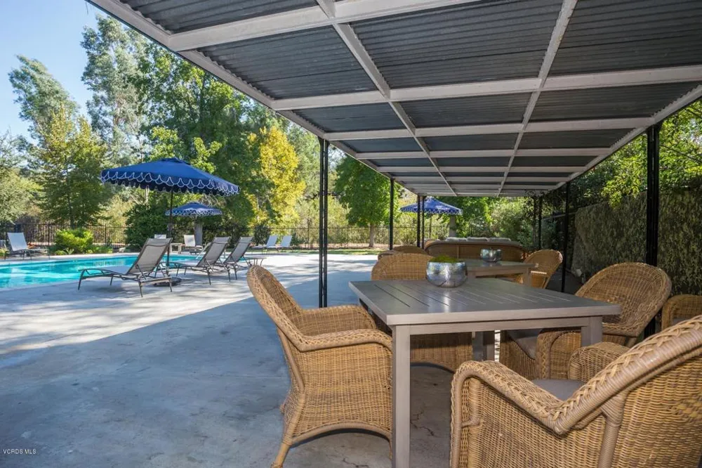 2374 Laguna Circle Road Agoura Hills, CA 91301