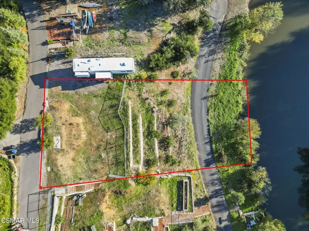 2374 Laguna Circle Road Agoura Hills, CA 91301