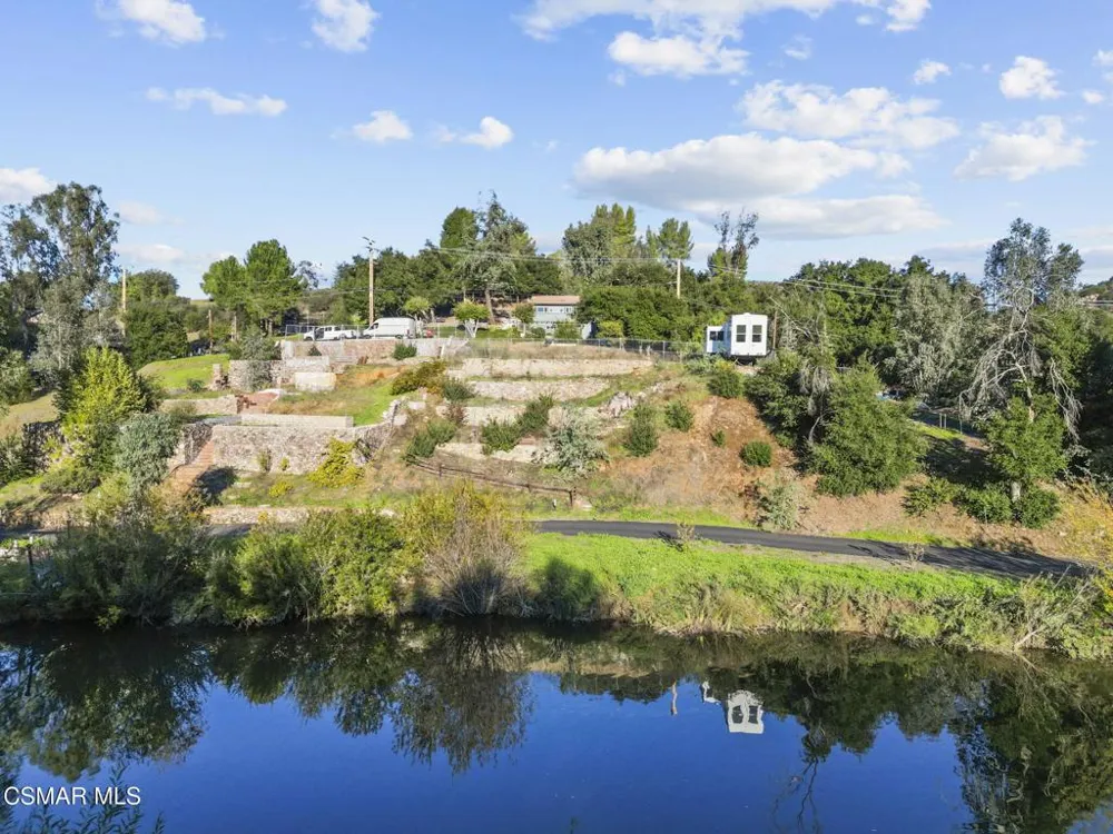 2374 Laguna Circle Road Agoura Hills, CA 91301