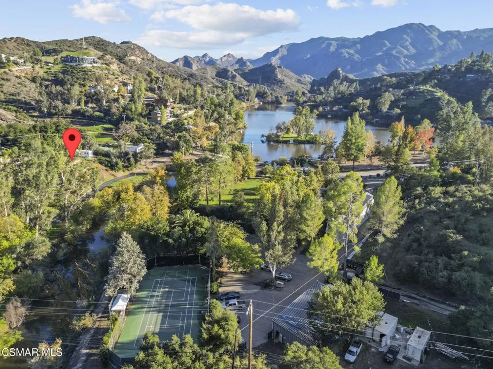 2374 Laguna Circle Road Agoura Hills, CA 91301