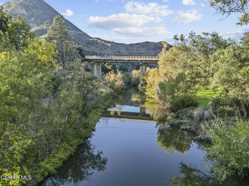 2374 Laguna Circle Road Agoura Hills, CA 91301