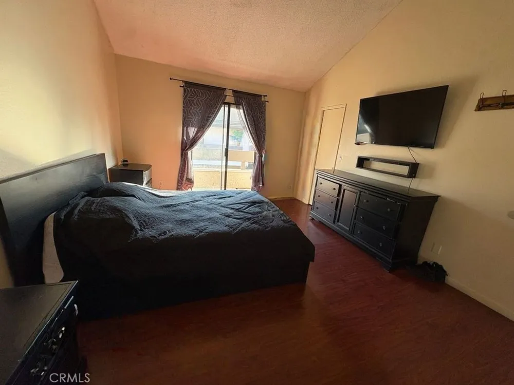 6100 Arbutus Avenue #42 Huntington Park, CA 90255