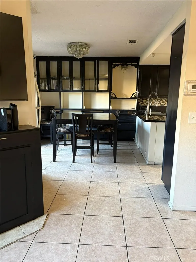 6100 Arbutus Avenue #42 Huntington Park, CA 90255