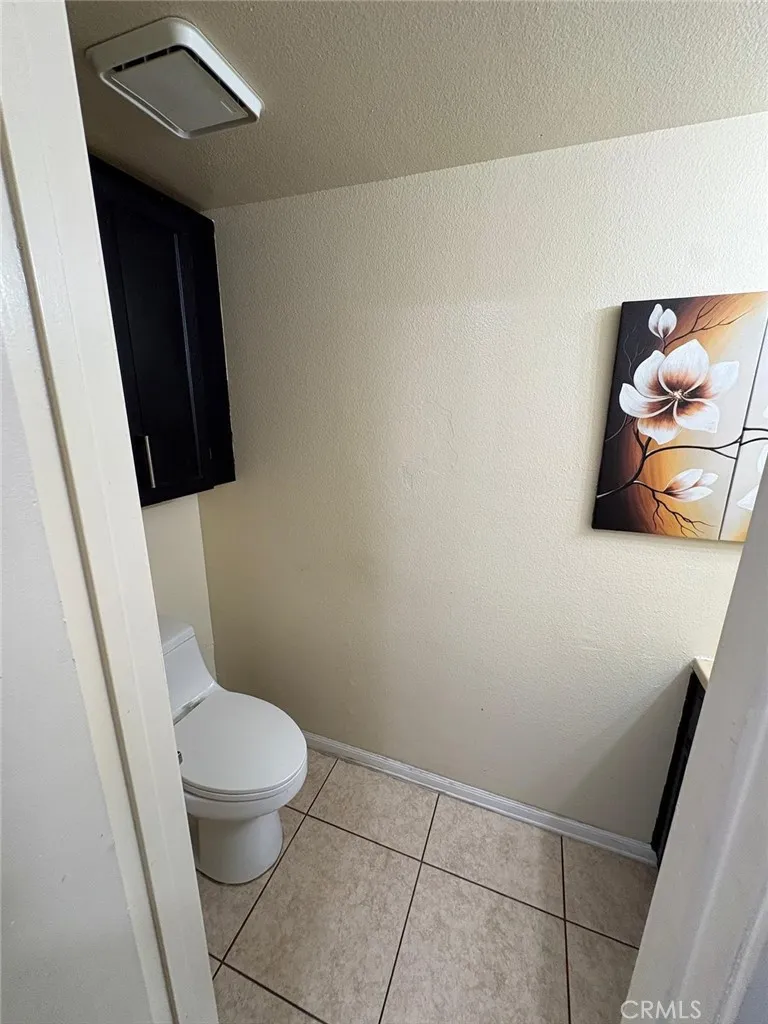 6100 Arbutus Avenue #42 Huntington Park, CA 90255
