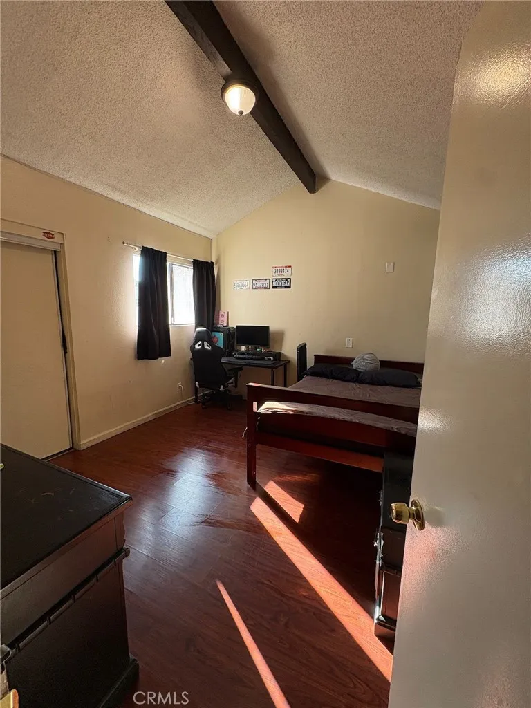 6100 Arbutus Avenue #42 Huntington Park, CA 90255