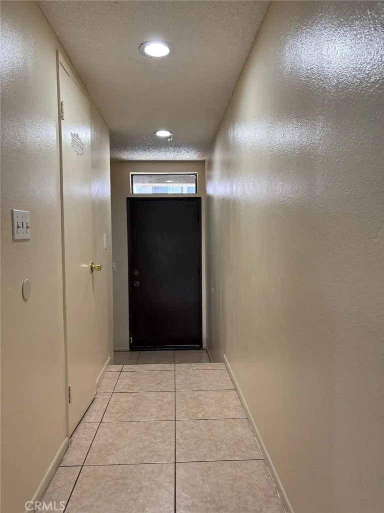 6100 Arbutus Avenue #42 Huntington Park, CA 90255