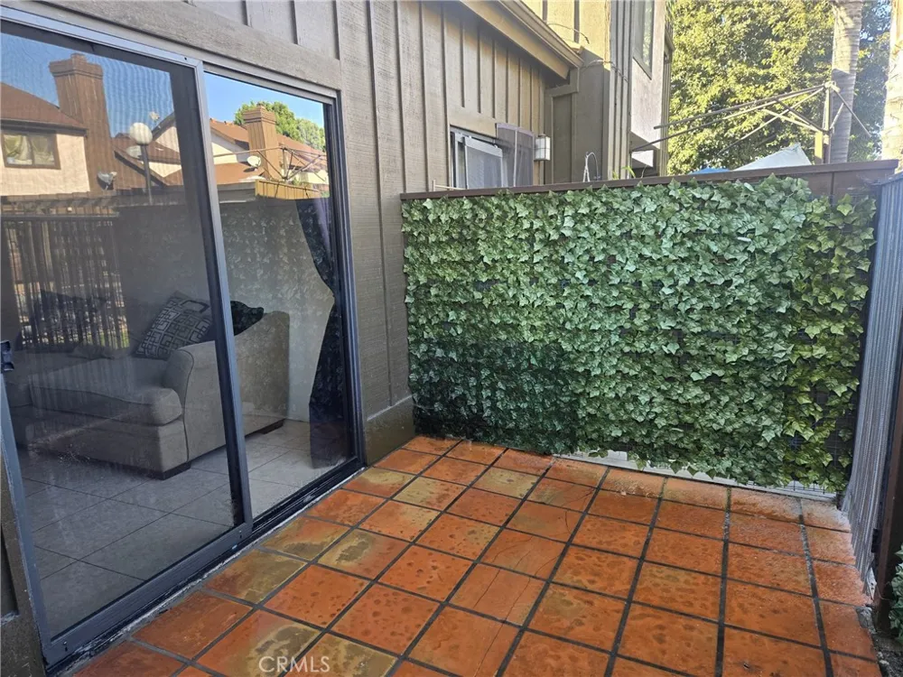 6100 Arbutus Avenue #42 Huntington Park, CA 90255