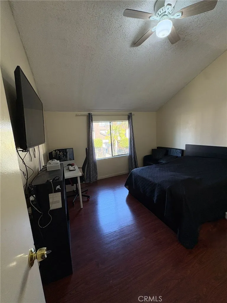 6100 Arbutus Avenue #42 Huntington Park, CA 90255