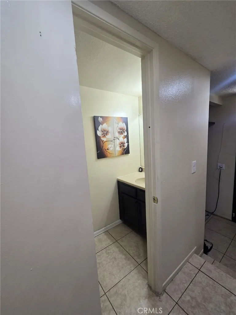 6100 Arbutus Avenue #42 Huntington Park, CA 90255