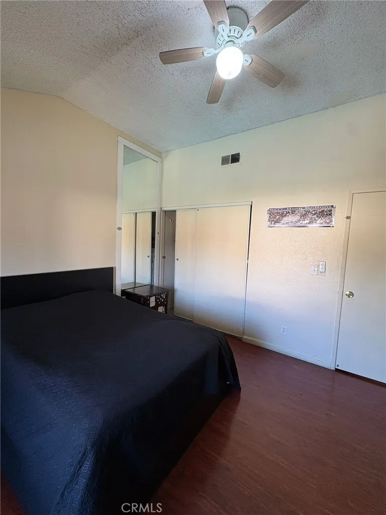 6100 Arbutus Avenue #42 Huntington Park, CA 90255