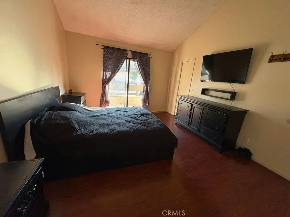6100 Arbutus Avenue #42 Huntington Park, CA 90255