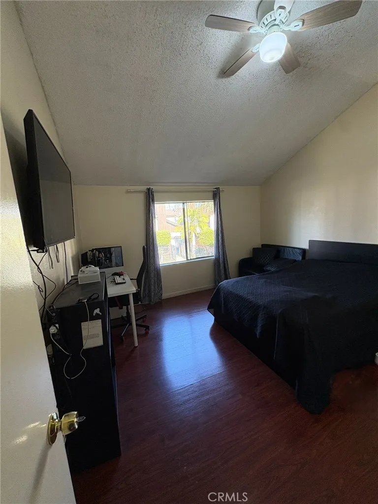 6100 Arbutus Avenue #42 Huntington Park, CA 90255