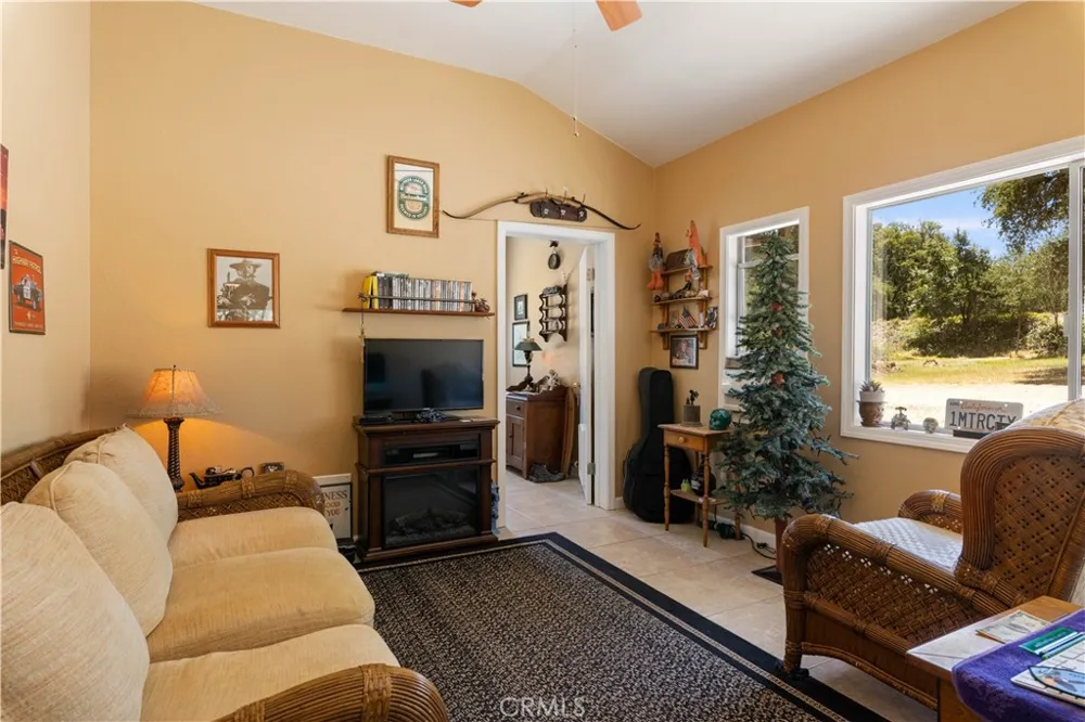 608 Dixon Drive Lakeport, CA 95453