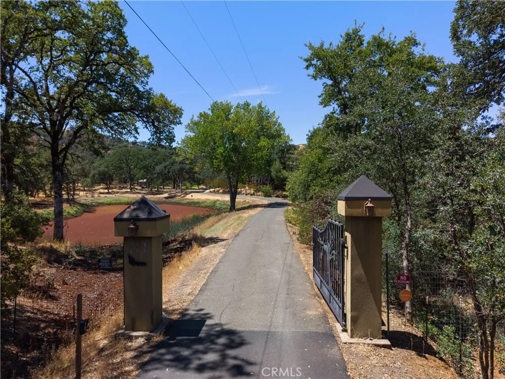 608 Dixon Drive Lakeport, CA 95453