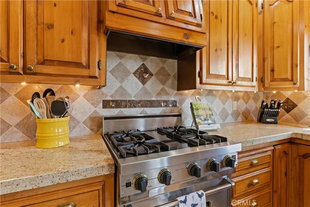 608 Dixon Drive Lakeport, CA 95453