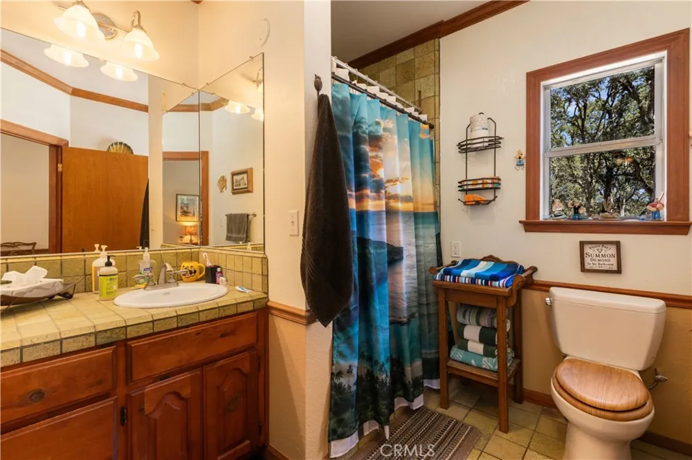 608 Dixon Drive Lakeport, CA 95453