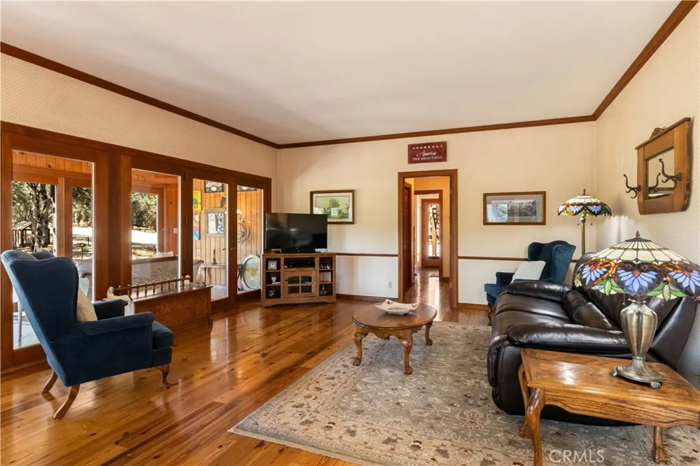 608 Dixon Drive Lakeport, CA 95453