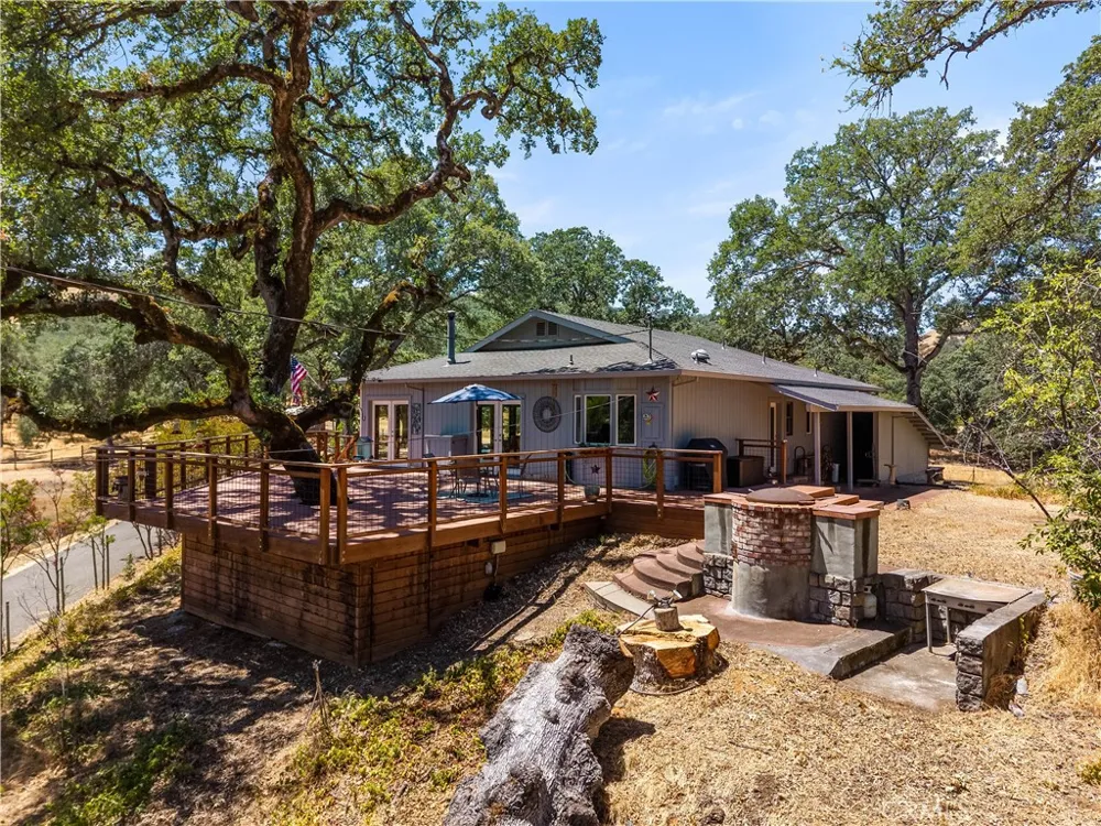 608 Dixon Drive Lakeport, CA 95453